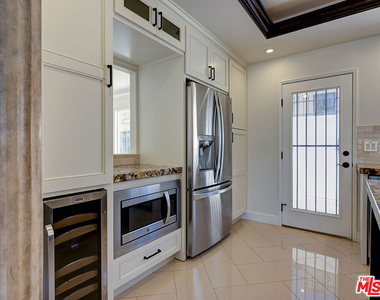 712 N Vista Street - Photo Thumbnail 17