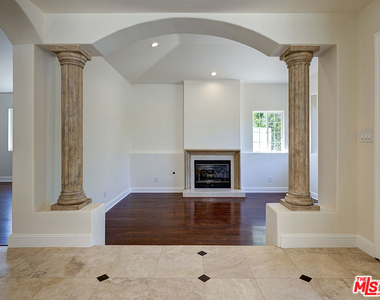 712 N Vista Street - Photo Thumbnail 7