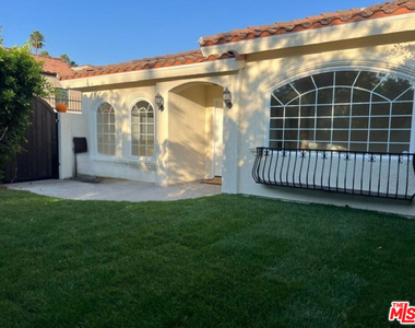 712 N Vista Street - Photo Thumbnail 3