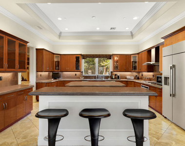 18047 Karen Drive - Photo Thumbnail 9