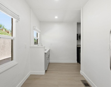 1536 Lemoyne Street - Photo Thumbnail 5