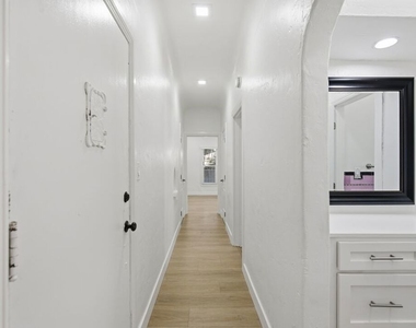1536 Lemoyne Street - Photo Thumbnail 10