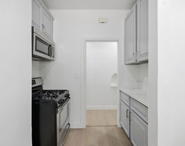 1536 Lemoyne Street - Photo Thumbnail 7