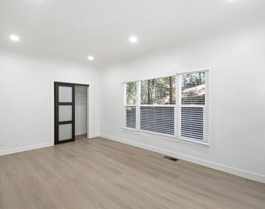 1536 Lemoyne Street - Photo Thumbnail 3