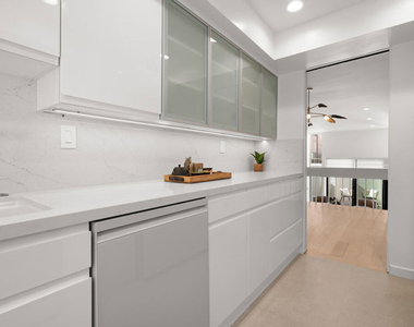 9509 W Olympic Boulevard - Photo Thumbnail 19