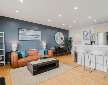 2721 2nd Street - Photo Thumbnail 5