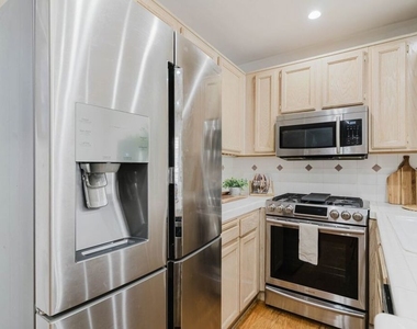 2721 2nd Street - Photo Thumbnail 12
