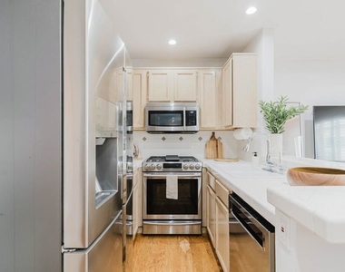 2721 2nd Street - Photo Thumbnail 10