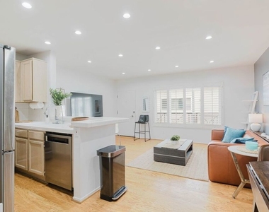 2721 2nd Street - Photo Thumbnail 13