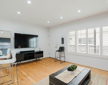2721 2nd Street - Photo Thumbnail 8