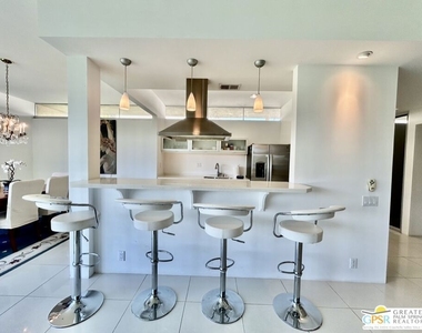 197 Desert Lakes Drive - Photo Thumbnail 3