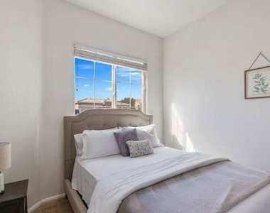 13762 Starlight Way - Photo Thumbnail 5