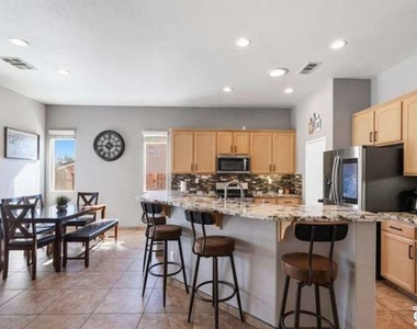 13762 Starlight Way - Photo Thumbnail 2