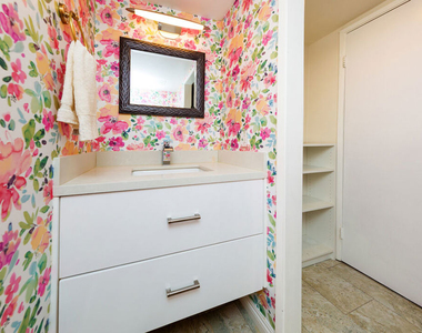 5848 Hazeltine Avenue - Photo Thumbnail 10