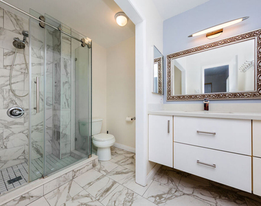 5848 Hazeltine Avenue - Photo Thumbnail 8