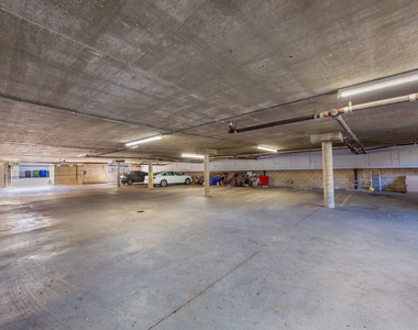 5848 Hazeltine Avenue - Photo Thumbnail 13