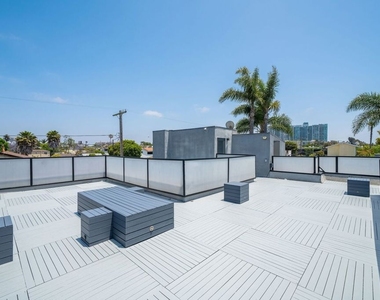 929 Dickson Street - Photo Thumbnail 28