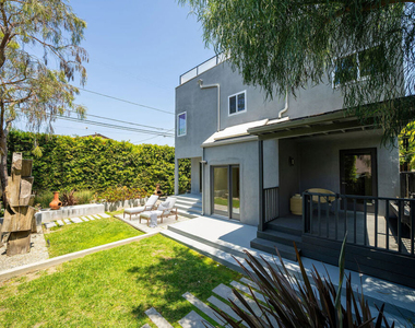 929 Dickson Street - Photo Thumbnail 30