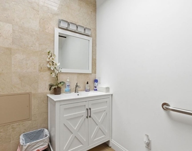 5401 W Alvern Circle - Photo Thumbnail 5