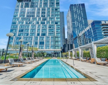 889 Francisco Street - Photo Thumbnail 27