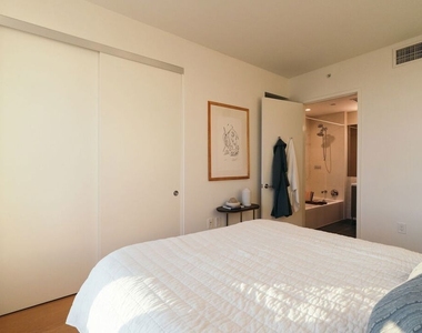 889 Francisco Street - Photo Thumbnail 11