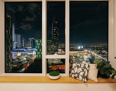 889 Francisco Street - Photo Thumbnail 14