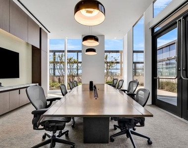 889 Francisco Street - Photo Thumbnail 23