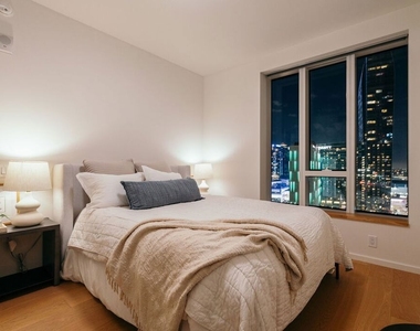 889 Francisco Street - Photo Thumbnail 18