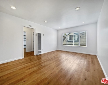 2841 S Sycamore Avenue - Photo Thumbnail 2
