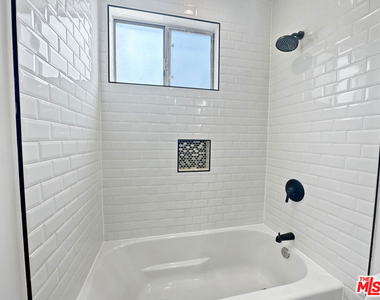2841 S Sycamore Avenue - Photo Thumbnail 10
