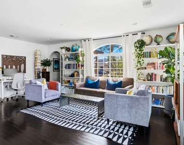 10963 Lindblade St - Photo Thumbnail 3