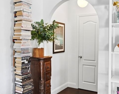 10963 Lindblade St - Photo Thumbnail 4
