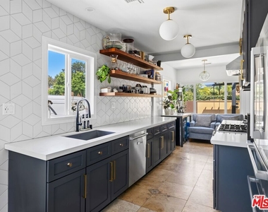 10963 Lindblade St - Photo Thumbnail 11
