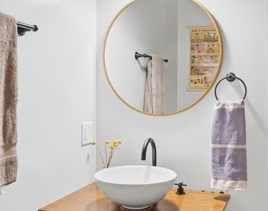 10963 Lindblade St - Photo Thumbnail 20