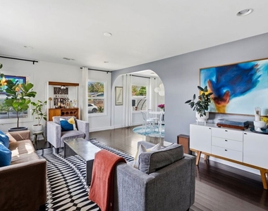 10963 Lindblade St - Photo Thumbnail 2