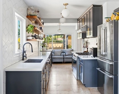 10963 Lindblade St - Photo Thumbnail 8