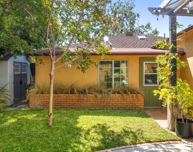 10963 Lindblade St - Photo Thumbnail 32
