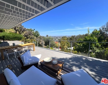 8376 Hollywood Boulevard - Photo Thumbnail 46
