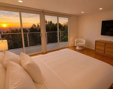 8376 Hollywood Boulevard - Photo Thumbnail 26