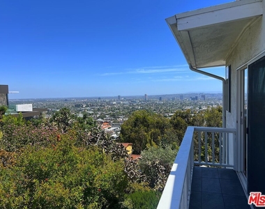 8376 Hollywood Boulevard - Photo Thumbnail 21