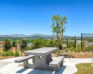 1523 Wingwood - Photo Thumbnail 29