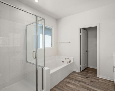 1523 Wingwood - Photo Thumbnail 16