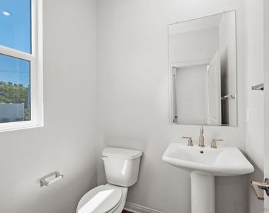 1523 Wingwood - Photo Thumbnail 24