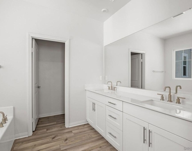 1523 Wingwood - Photo Thumbnail 17