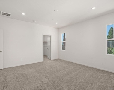 1523 Wingwood - Photo Thumbnail 13
