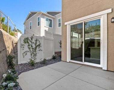 1523 Wingwood - Photo Thumbnail 10