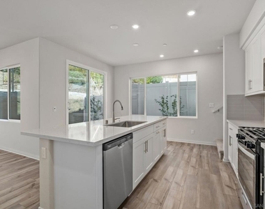 1523 Wingwood - Photo Thumbnail 6