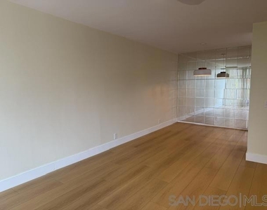 2510 Torrey Pines Rd, Unit 312 - Photo Thumbnail 4