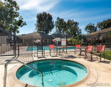 1350 N Escondido Blvd - Photo Thumbnail 16