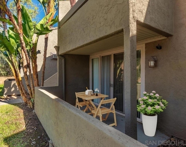 1350 N Escondido Blvd - Photo Thumbnail 22